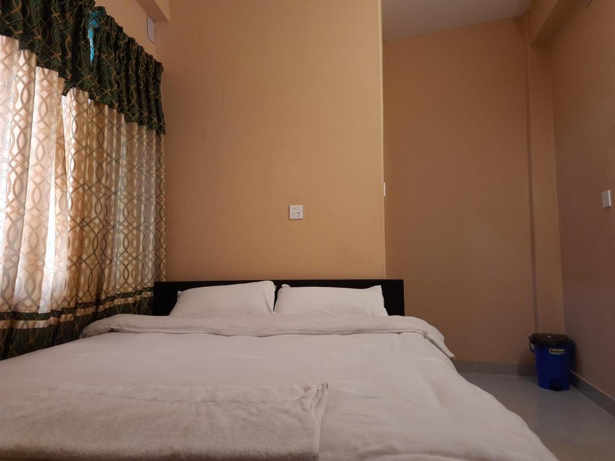 Hotel Eagle Zone ポカラ エクステリア 写真