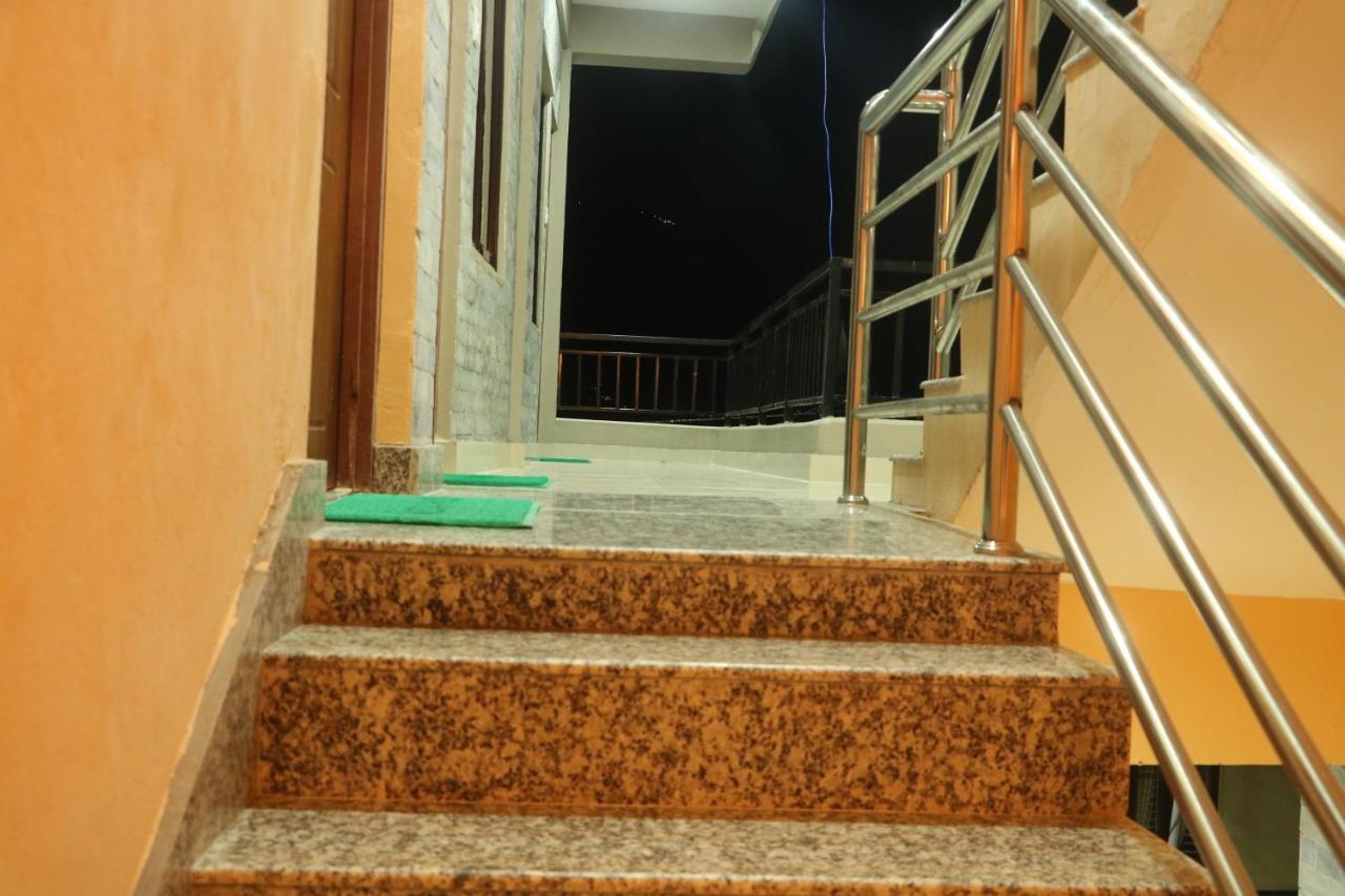 Hotel Eagle Zone ポカラ エクステリア 写真