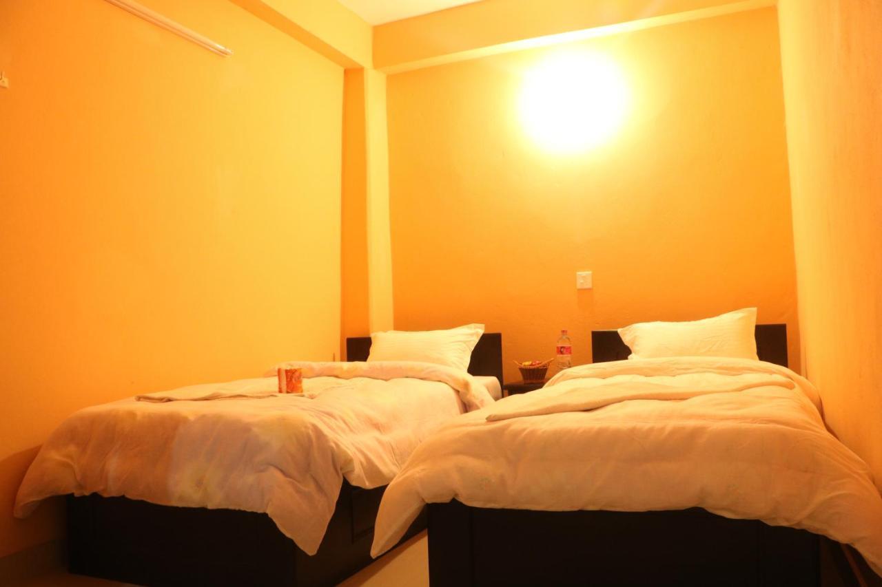 Hotel Eagle Zone ポカラ エクステリア 写真